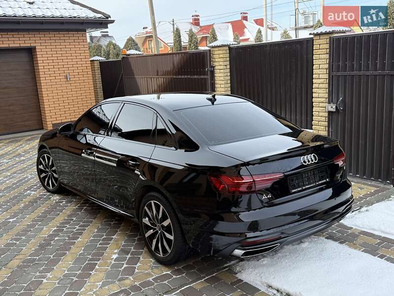 Седан Audi A4 2023 в Виннице