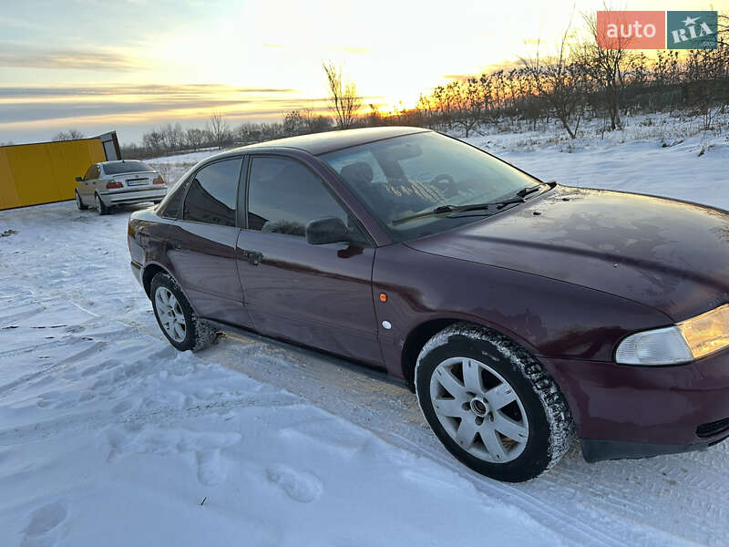 Седан Audi A4 1995 в Житомире