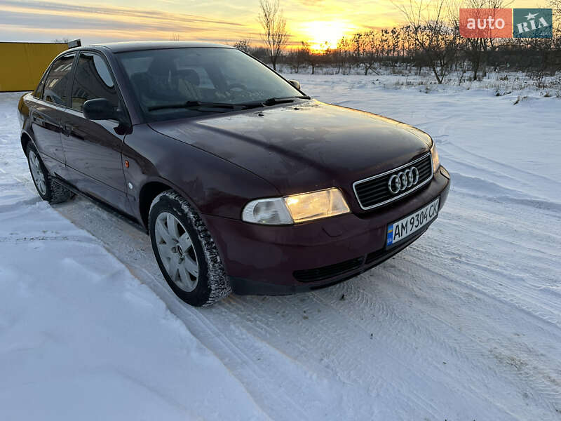 Седан Audi A4 1995 в Житомире