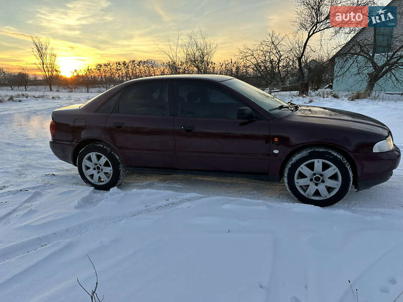 Седан Audi A4 1995 в Житомире