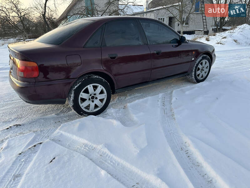 Седан Audi A4 1995 в Житомире