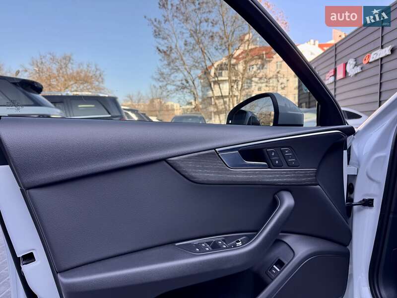Седан Audi A4 2019 в Одессе