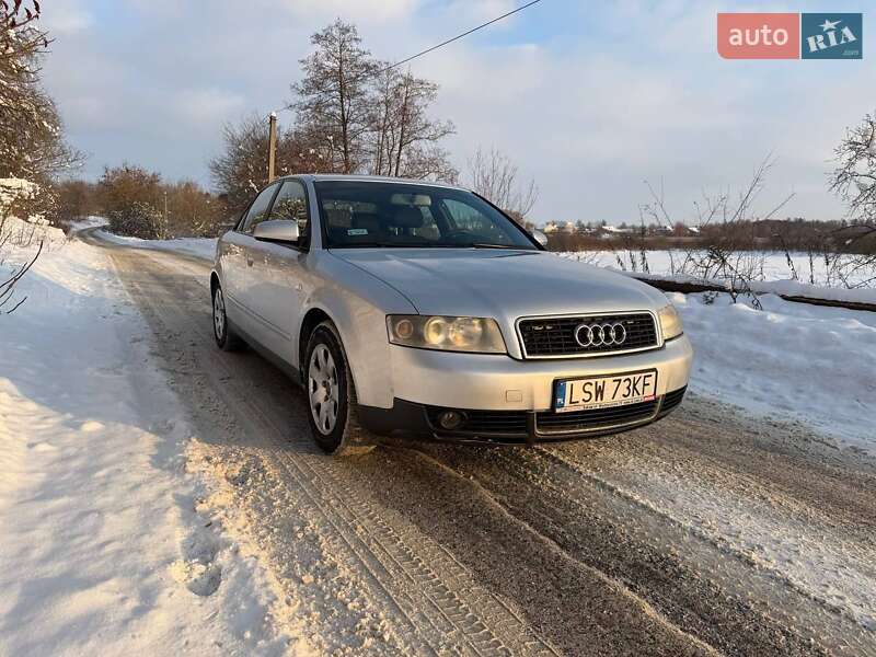 Седан Audi A4 2004 в Ровно