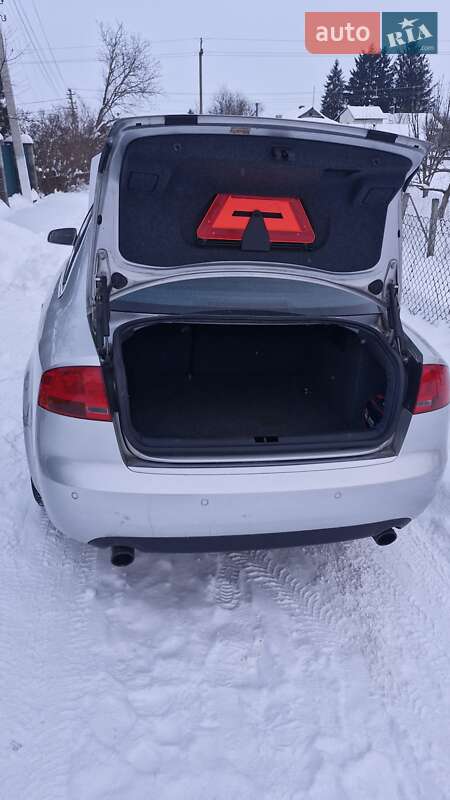 Седан Audi A4 2006 в Лановцах