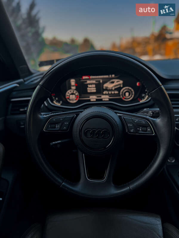 Седан Audi A4 2018 в Днепре