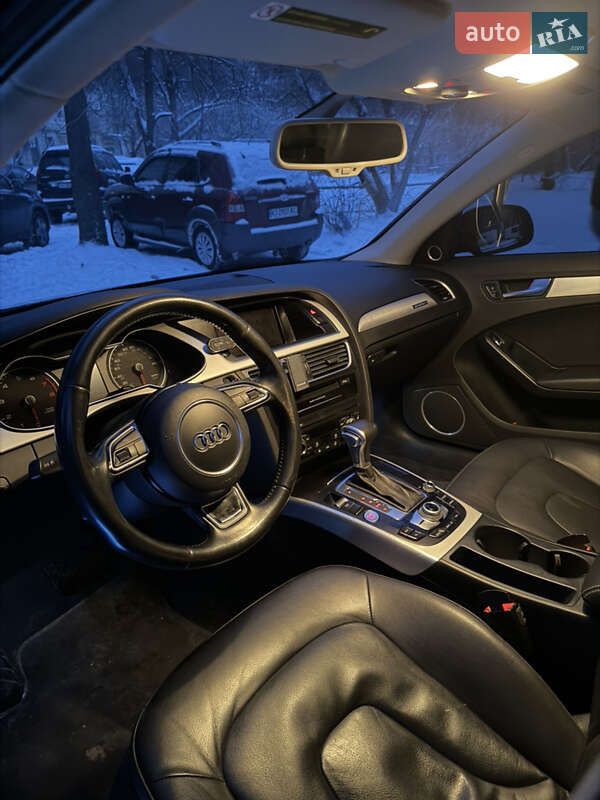 Седан Audi A4 2015 в Киеве