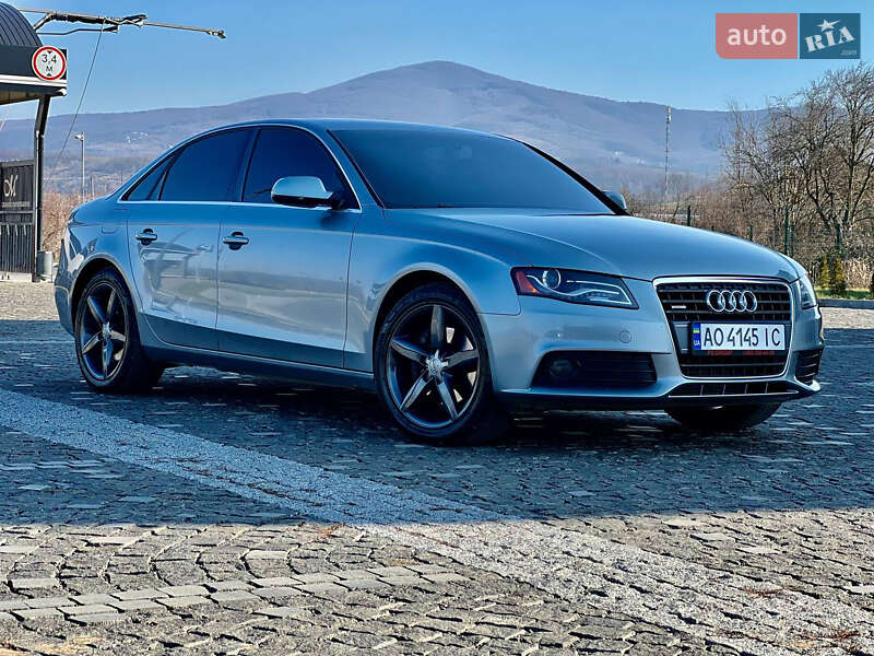 Седан Audi A4 2010 в Иршаве