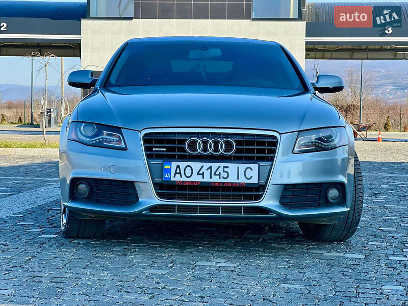 Седан Audi A4 2010 в Иршаве