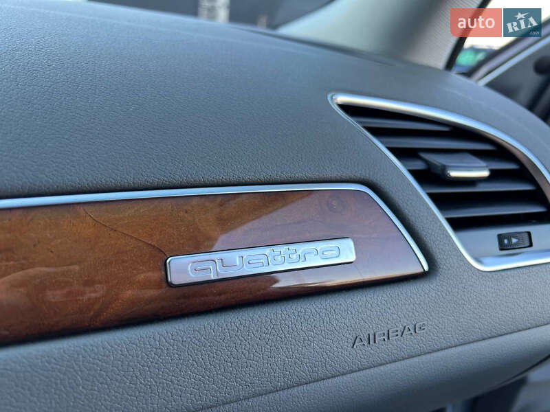 Седан Audi A4 2010 в Иршаве