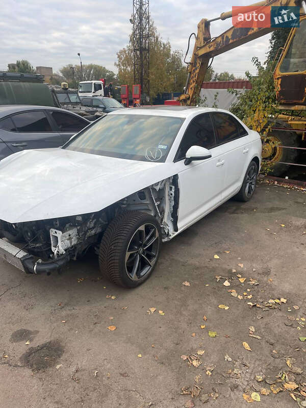 Седан Audi A4 2019 в Киеве