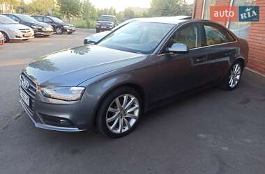 Седан Audi A4 2013 в Кривом Роге