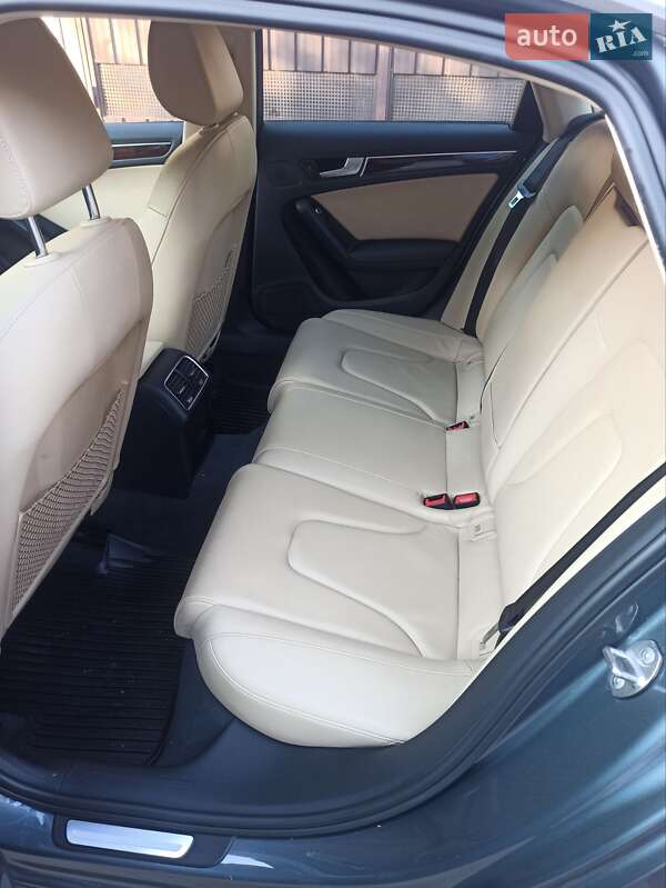 Седан Audi A4 2013 в Кривом Роге