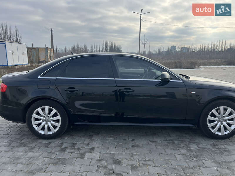 Седан Audi A4 2014 в Николаеве