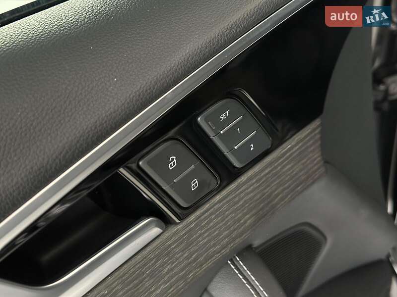 Седан Audi A4 2024 в Одесі