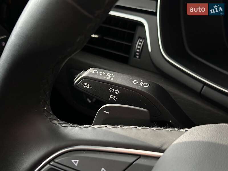 Седан Audi A4 2024 в Одесі