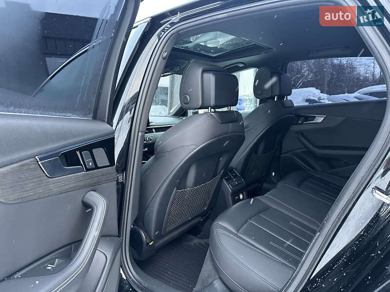 Седан Audi A4 2020 в Львові