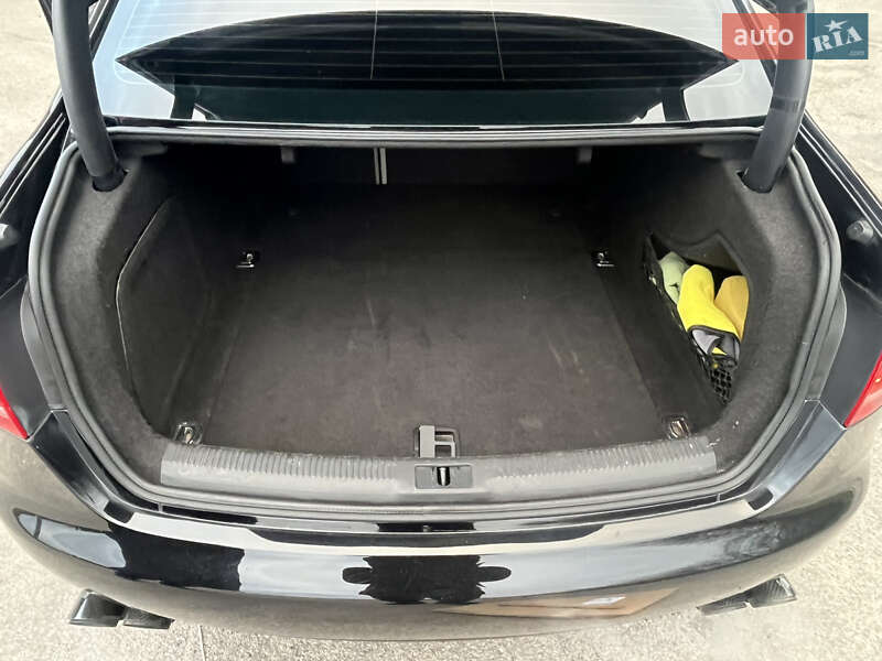 Седан Audi A4 2010 в Каменском