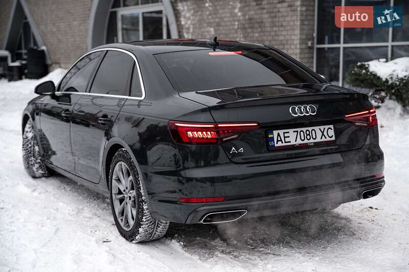 Седан Audi A4 2019 в Днепре