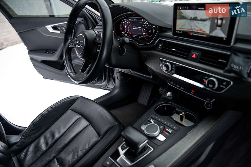 Седан Audi A4 2019 в Днепре