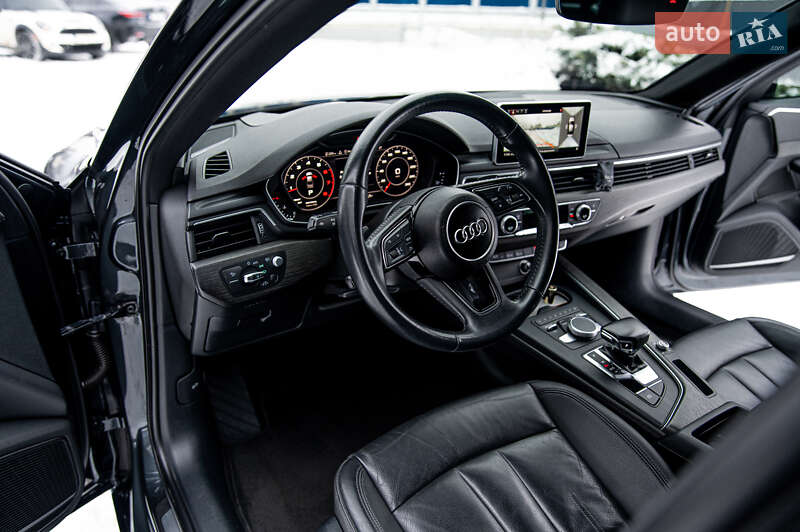 Седан Audi A4 2019 в Днепре