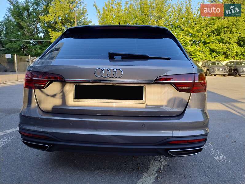 Универсал Audi A4 2022 в Киеве