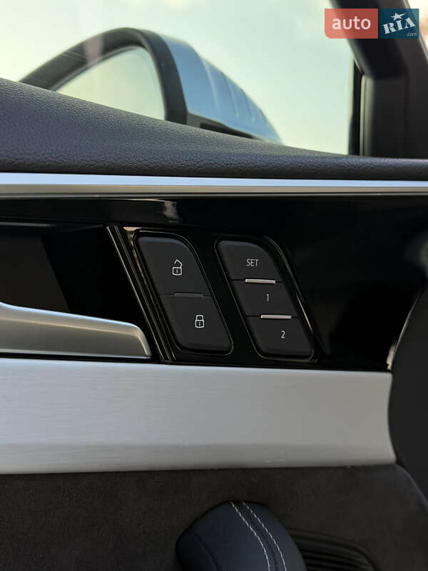 Седан Audi A4 2019 в Киеве