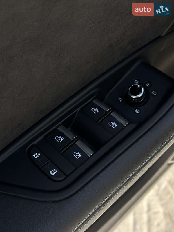 Седан Audi A4 2019 в Киеве