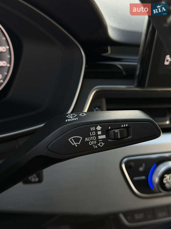 Седан Audi A4 2019 в Киеве