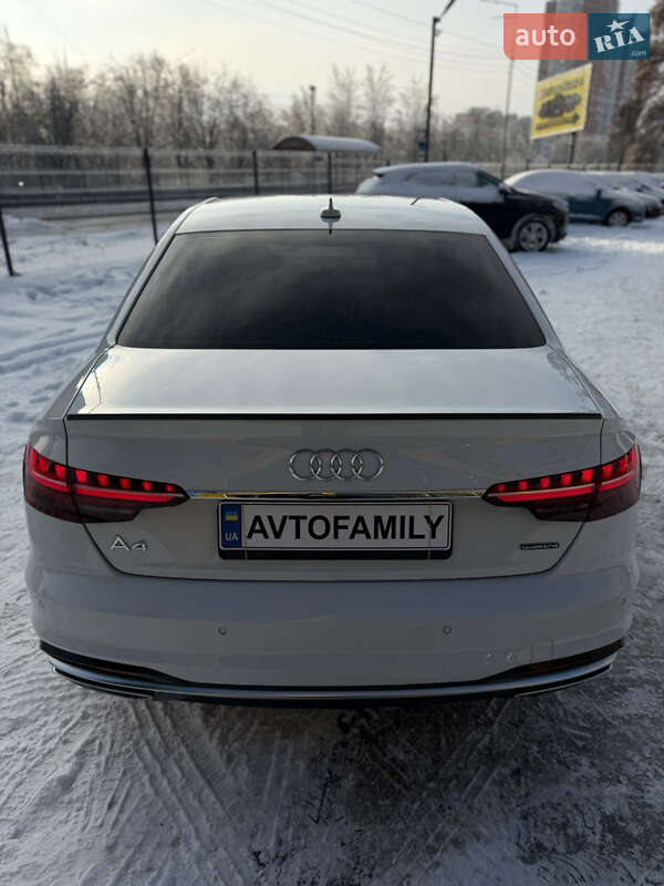Седан Audi A4 2019 в Киеве