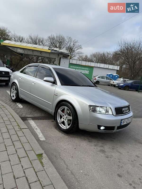 Седан Audi A4 2004 в Запорожье