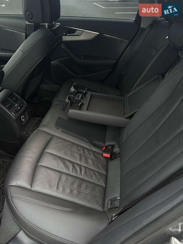 Седан Audi A4 2018 в Виннице
