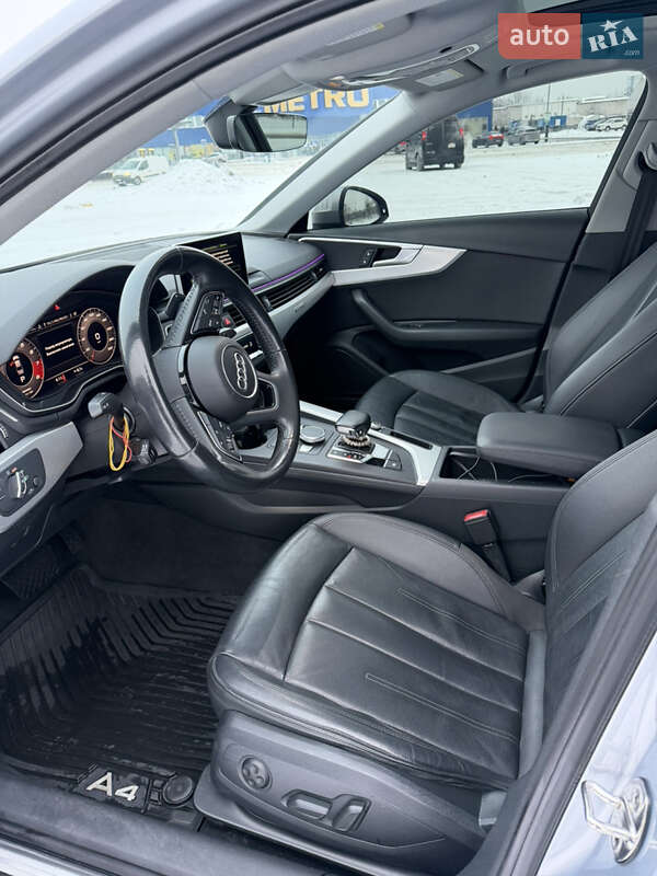Седан Audi A4 2018 в Киеве