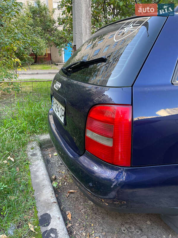 Универсал Audi A4 1996 в Киеве