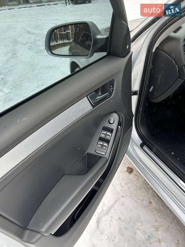 Седан Audi A4 2013 в Харькове