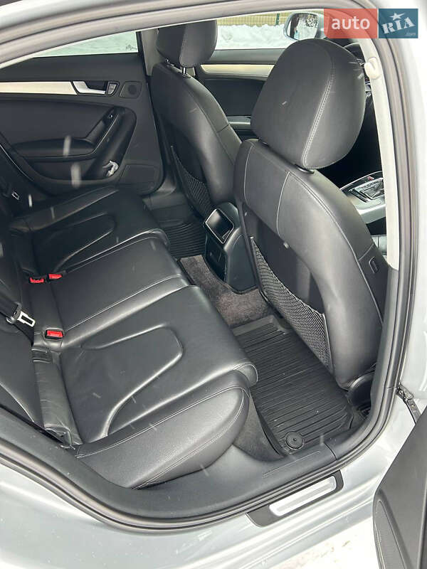 Седан Audi A4 2013 в Харькове