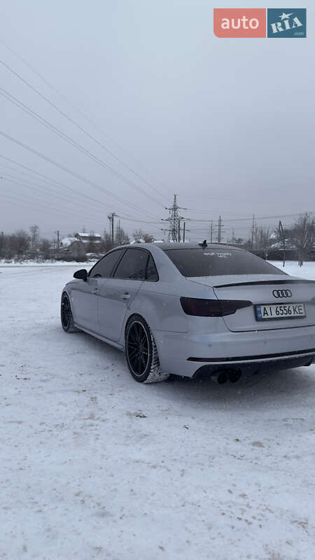 Седан Audi A4 2018 в Буче