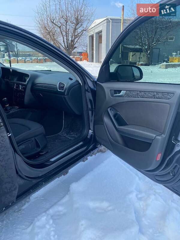 Седан Audi A4 2010 в Виннице