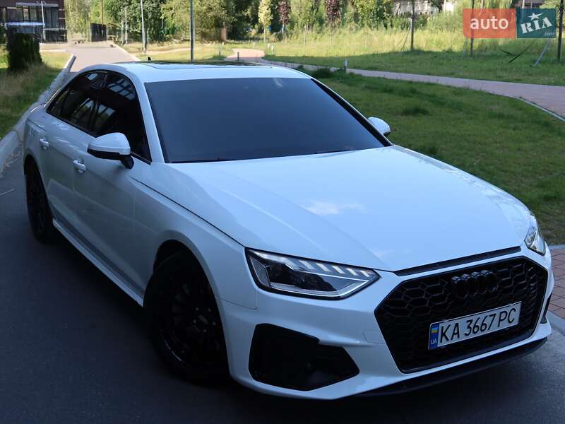 Седан Audi A4 2022 в Киеве