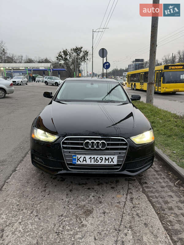 Седан Audi A4 2015 в Києві