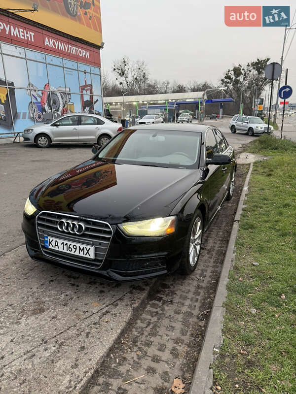 Седан Audi A4 2015 в Киеве