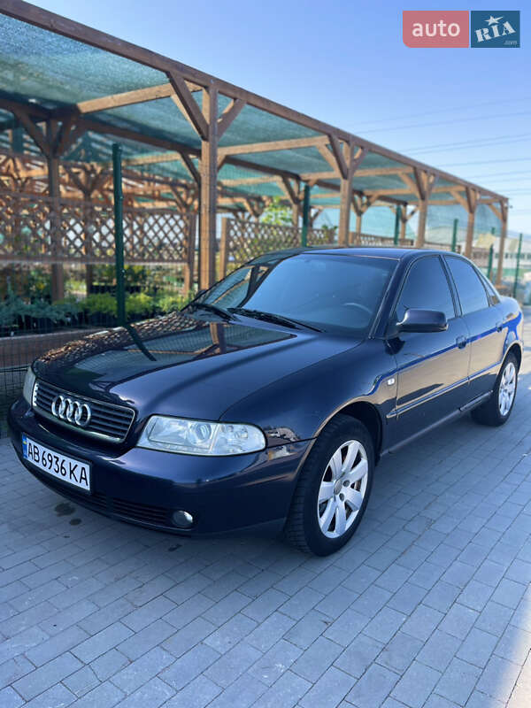 Седан Audi A4 2000 в Виннице
