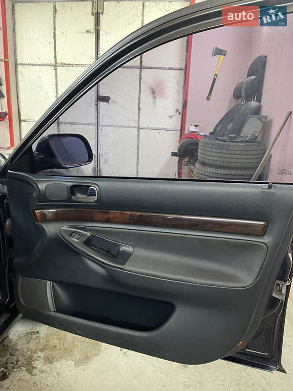 Седан Audi A4 2000 в Виннице