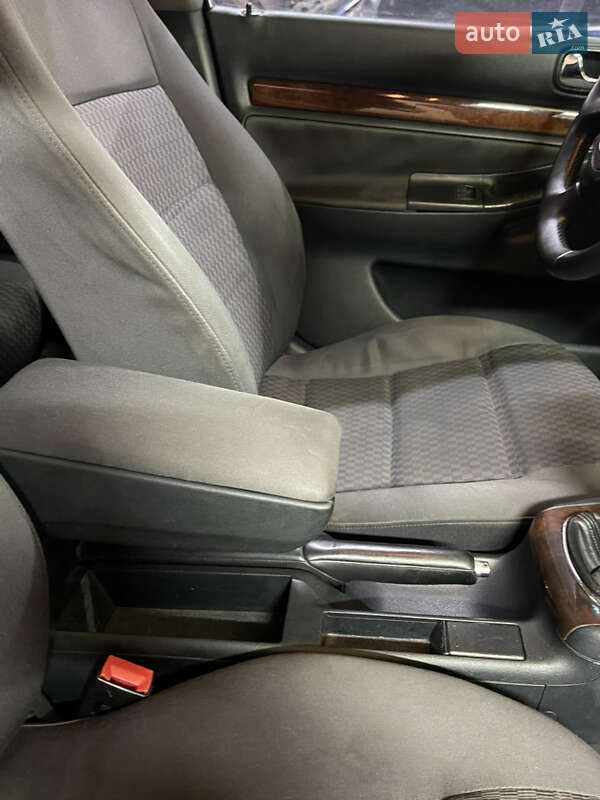 Седан Audi A4 2000 в Виннице