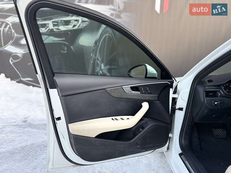 Седан Audi A4 2017 в Львове
