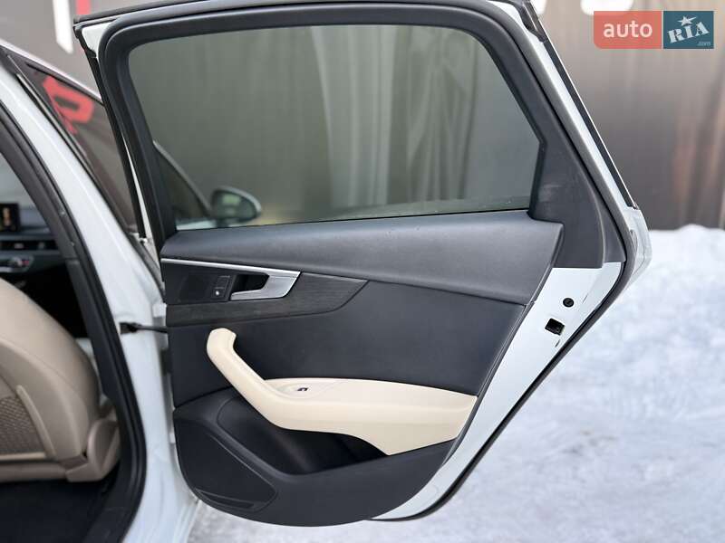 Седан Audi A4 2017 в Львове