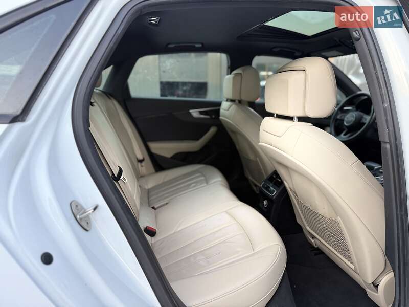 Седан Audi A4 2017 в Львове