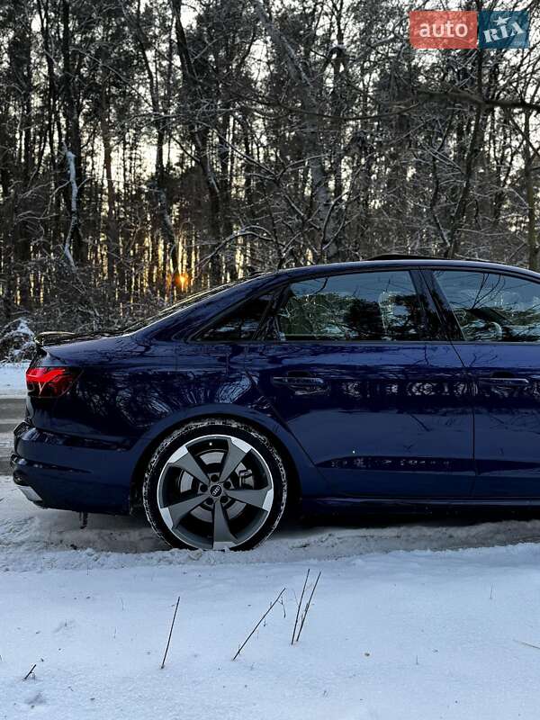 Седан Audi A4 2023 в Барышевке