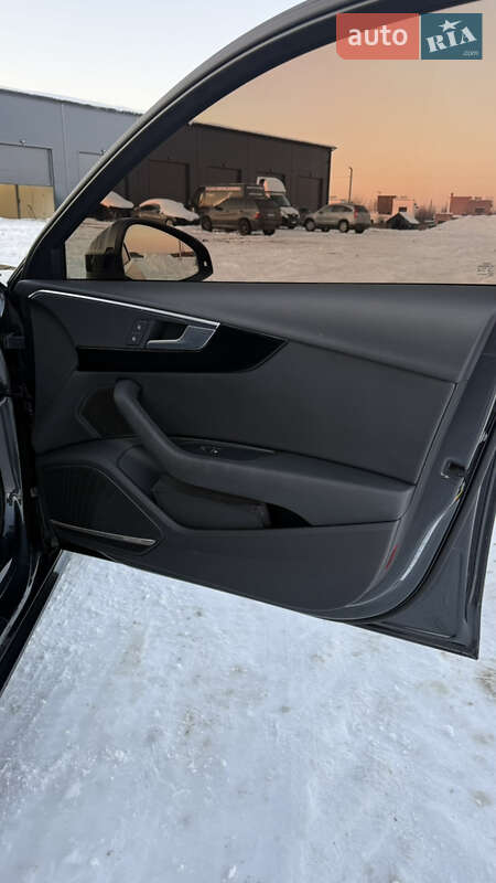 Седан Audi A4 2017 в Львові