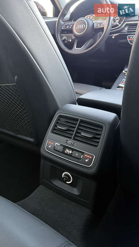 Седан Audi A4 2017 в Львові
