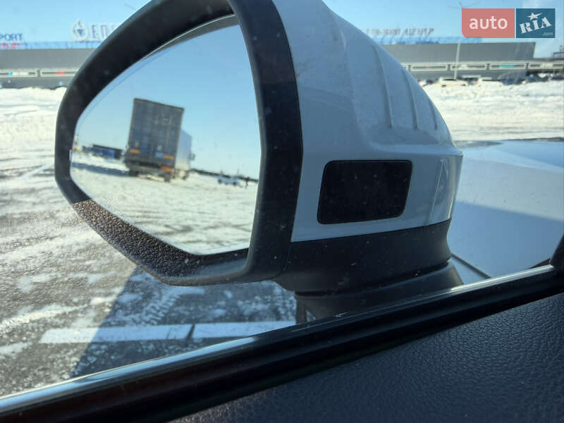 Седан Audi A4 2017 в Днепре